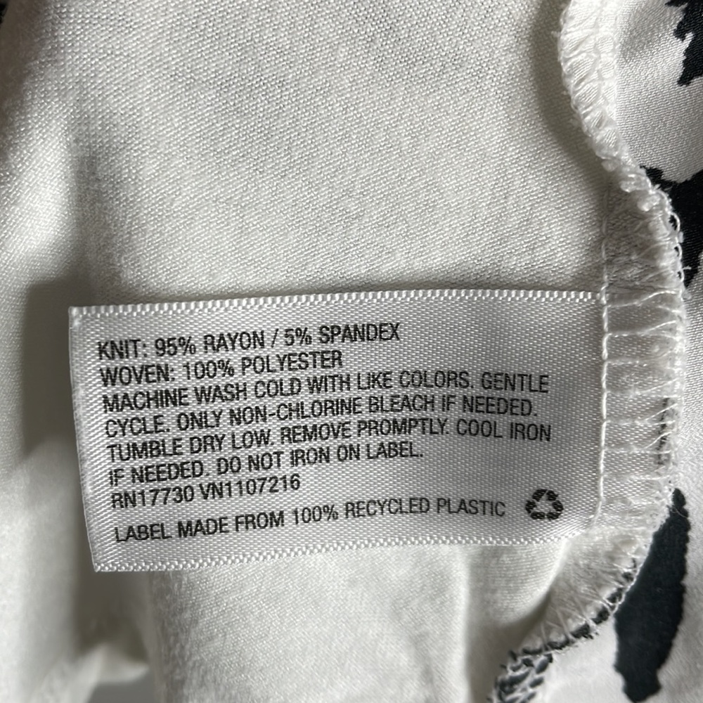 A NEW DAY Tank Top | Black & White | Medium - Picture 5 of 7